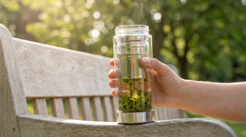 Gourde pour le thé avec infuseur : comment réussir vos infusions nomades