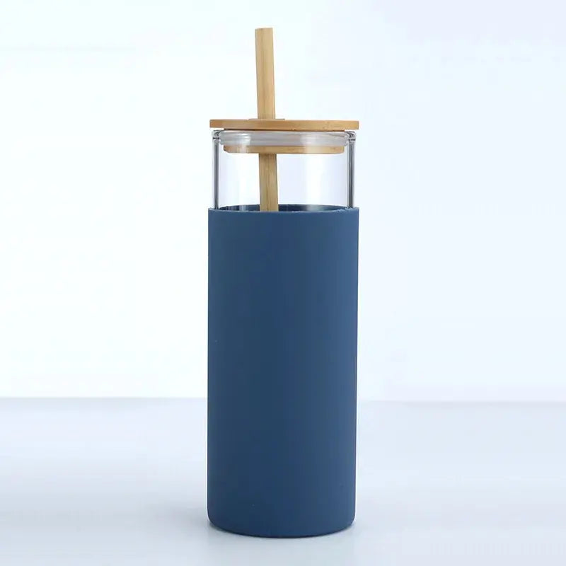 Bouteille en verre avec paille